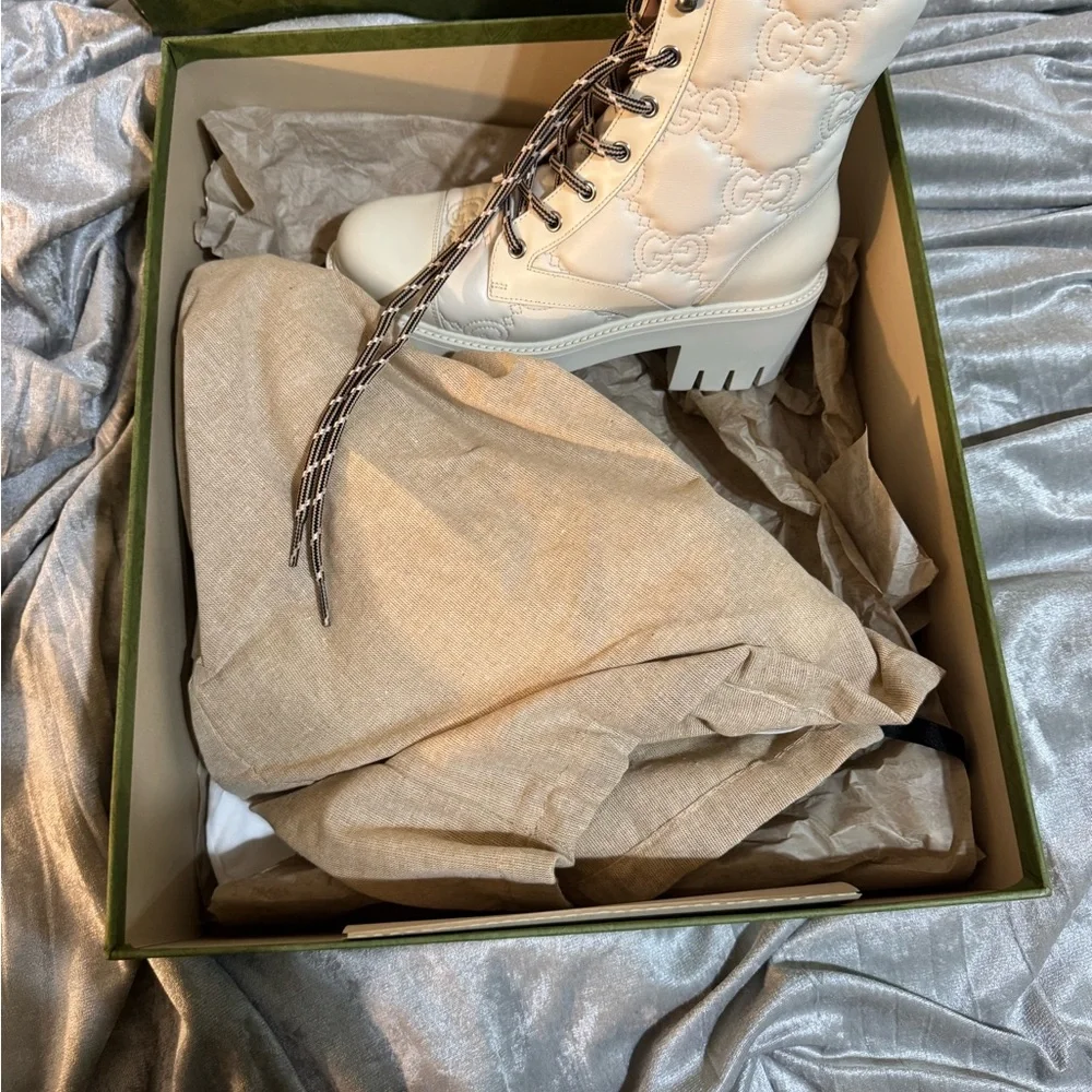 Gucci Cream Lace Up Boots - Picture 2 of 5